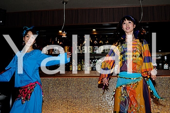006bellydancer-peramnce-photo-from-live-event-in-kitano-sofa-in-2010