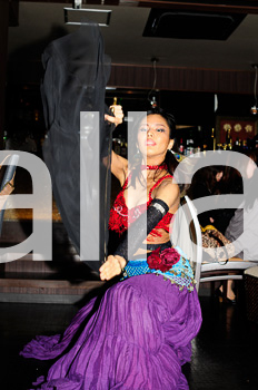 013bellydancer-peramnce-photo-from-live-event-in-kitano-sofa-in-2010
