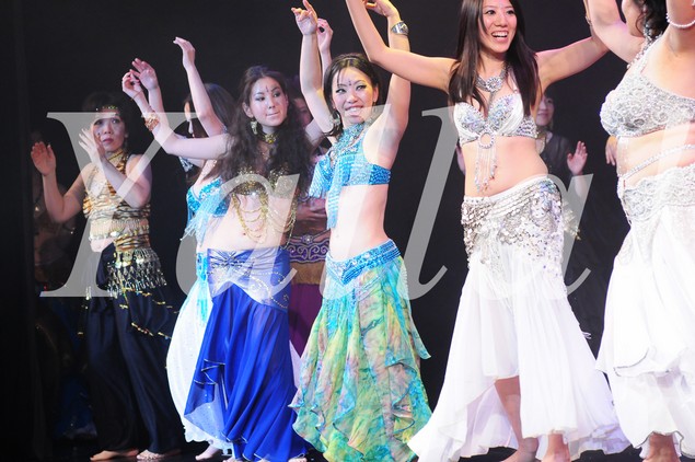 015-performance-scene-of-bellydance-for-yalla-1st-live-stage