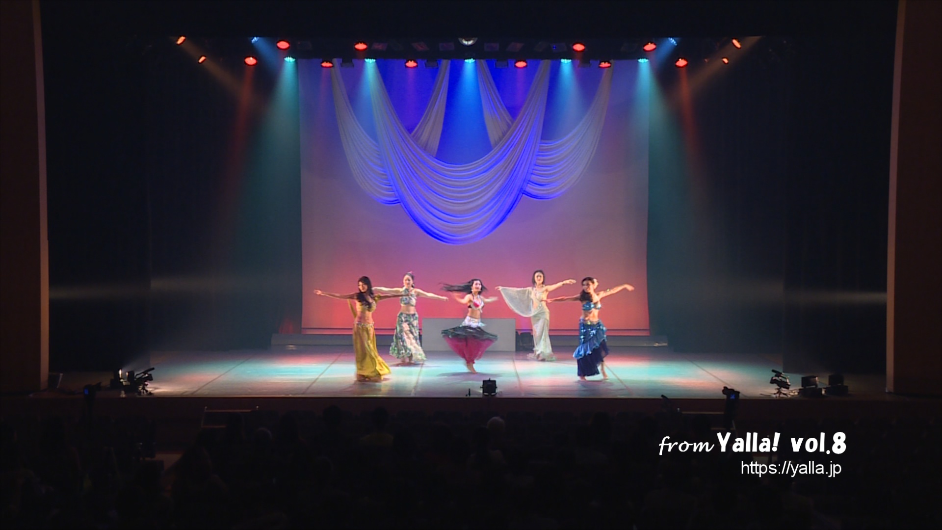 032-performancie-image-of-bellydance-for-yalla-8th-live-stage