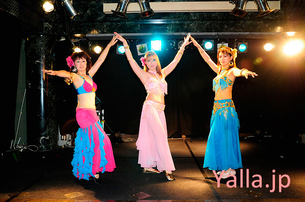 5th-bellydancer-group-shot-from-2nd-mini-live-kobe-2011