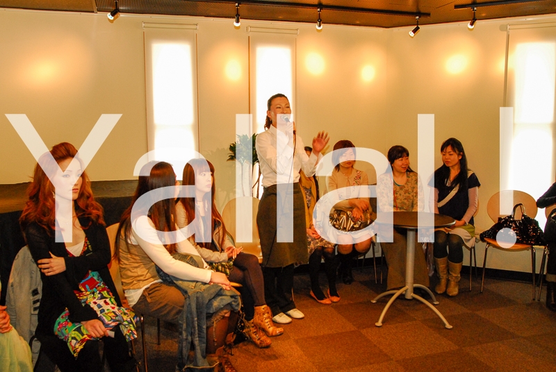photo-from-greeting-chef-for-cooking-for-bellydance-event-in-the-cafe-in-sakura-mini-live-kobe-2010